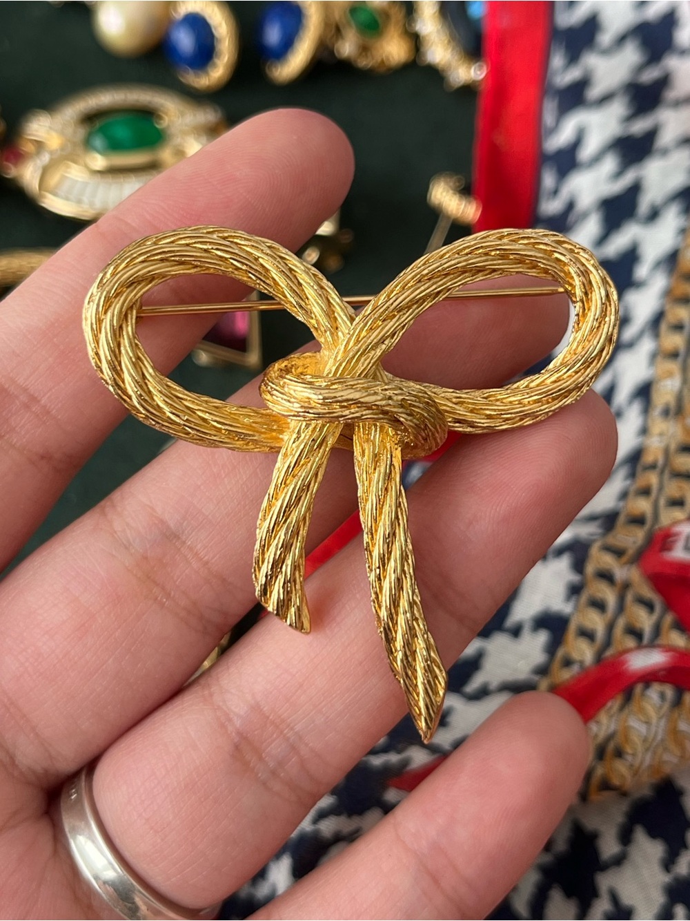 Authentic Vintage Dior Classic Bow Tie Knot Braided Rope Gold Brooch Pin Cute